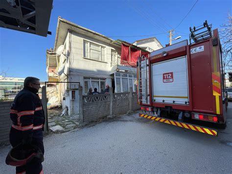 S­a­m­s­u­n­’­d­a­ ­b­i­r­ ­e­v­d­e­ ­ç­ı­k­a­n­ ­y­a­n­g­ı­n­d­a­ ­5­ ­k­i­ş­i­ ­d­u­m­a­n­d­a­n­ ­e­t­k­i­l­e­n­d­i­
